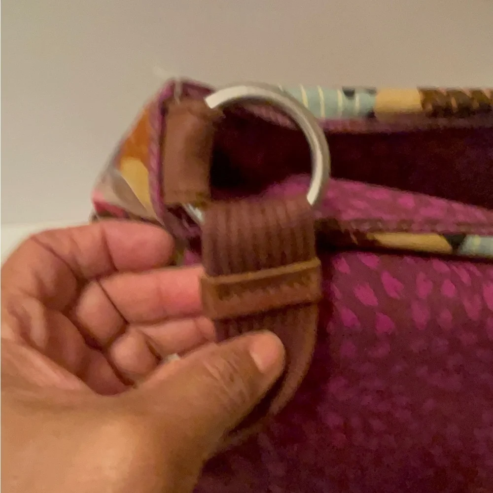 Fossil leather bag with long adjustable straps. Great clean condition